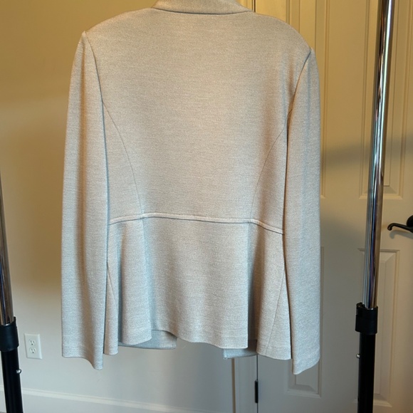 St. John Jacket - Picture 5 of 9